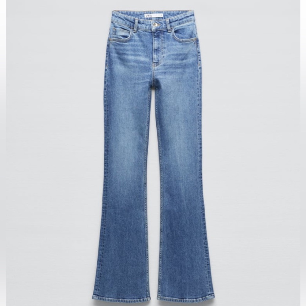 ZARA high rise flare leg full length jeans blogger favorite. Only worn once.